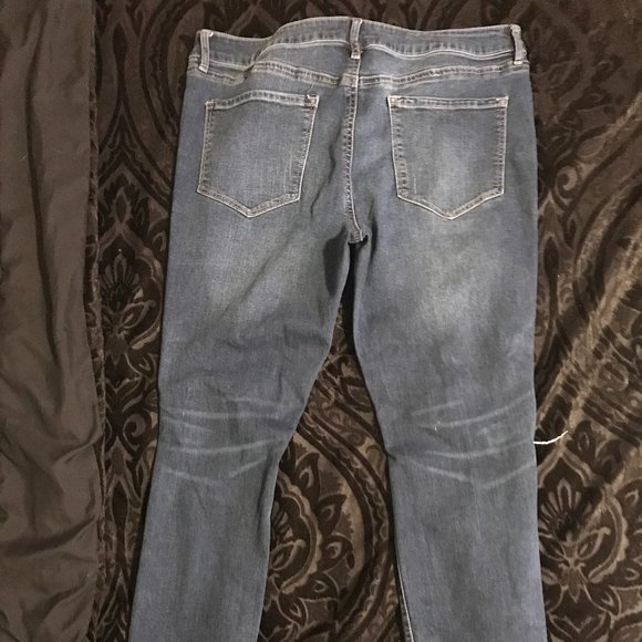 Blue Jeans - Picture 3 of 5